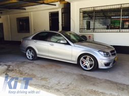 Body kit fényszórókkal MERCEDES C-osztály W204 (2007-2014) modellekhez Facelift C63 Dizájn-image-5995082