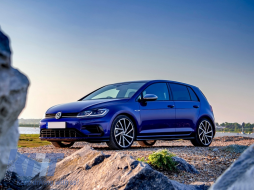 Предна Броня подходяща за VW Golf 7.5 (2017-2020) R Дизайн-image-6056735